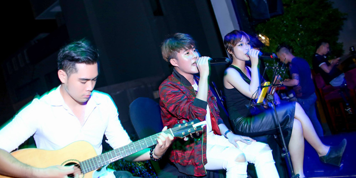 Pandora Acoustic and Open Mic